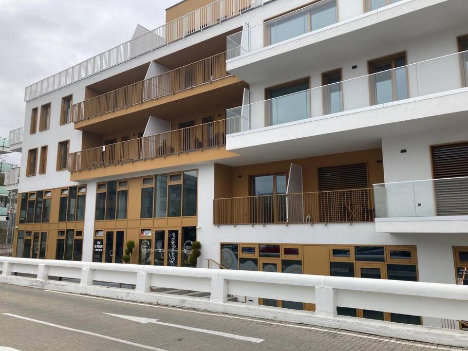 Komfortny Apartman A407 V Centre Nr, Bez Kuchyne, Parkovisko Zdarma Нитра Экстерьер фото